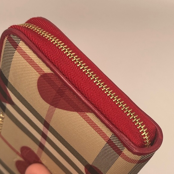 BURBERRY Haymarket Check Heart Print Zip Around Wallet - Picture 7 of 14